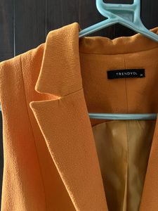 Trendyol Branded Sleeveless Coat🌻