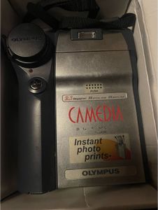 Vintage Olympus Camedia C-211 Camera