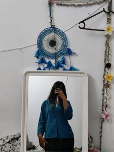 sea green shirt