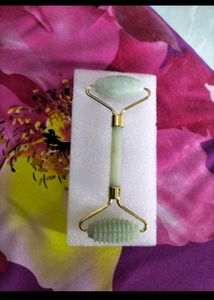 Green Derma Jade Roller