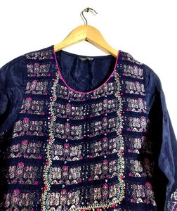 Navy Blue Floral Print Kurta (Women&#39;s)