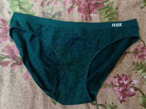 Maroon &amp; Green Women&#39;s Underwear (Bummer &amp; Feier)
