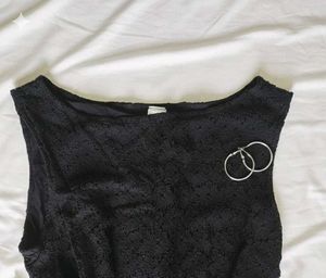 Elegant Black Sleeveless Dress