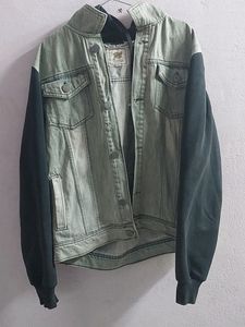 DENIM JACKET/SWETER
