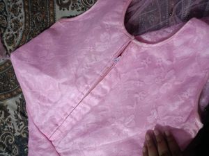 2 very Beautiful Girl Gaown