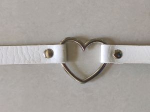 White Heart Chocker From Urbanic