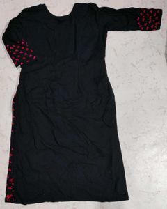 Elegant Embroidered Kurti