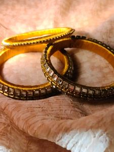 Gold Tone Bangle Set