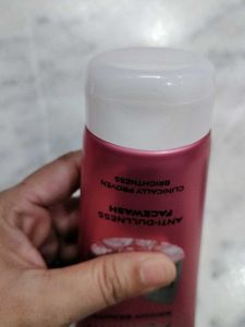 Pond&#39;s bright beauty Face wash