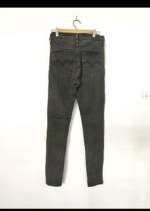 Ripped Skinny Jeans (Women’s)