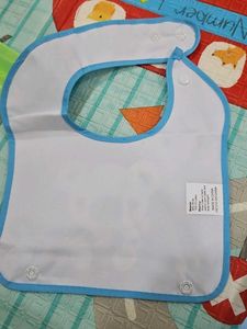 Cute Bear Print Baby Bib.   Not Used Once ...