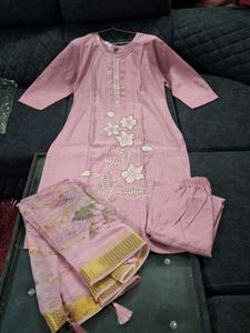 Elegant Pink Embroidered Kurta Set