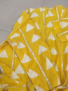 Yellow &amp; White Abstract Print Kurti