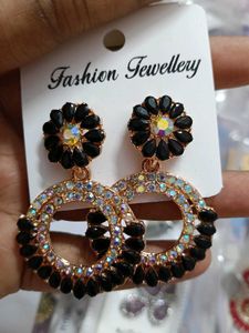 Fashionable Black Earrings