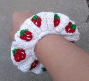 Strawberry 🍓 Crochet Scrunchie