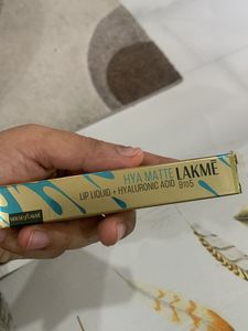 Lakme Hya Matte Lip Liquid 9 To5-vacation Nude H01
