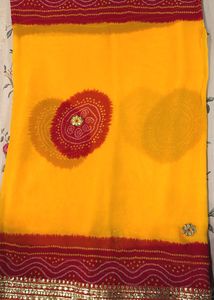 Georgette Bandhani Saree With Golden Lace Blouse