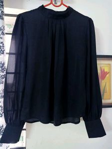 Women&#39;s Black Top