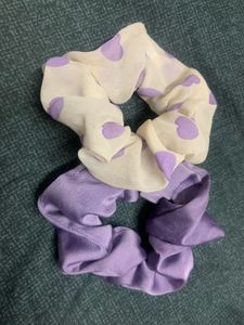Pair of scrunchie