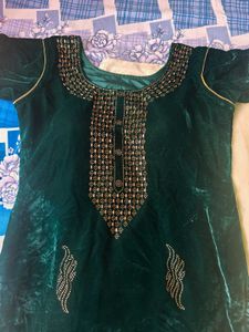 Elegant Green Velvet Kurta Set