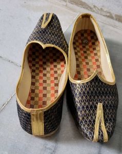 MANYAVAR (BRANDED) Ethnic Desi Mojaris For Men