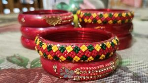 SET OF 4 RED COLOUR BANGLE
