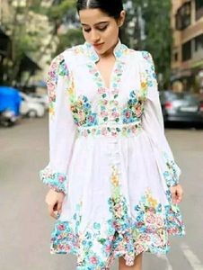 🎀Pretty Floral white dress for girlieezz 🎀