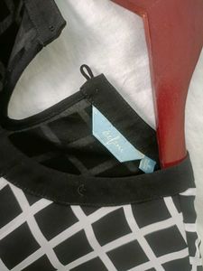 Top Black