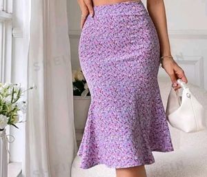 Floral Print Trumpet Skirt