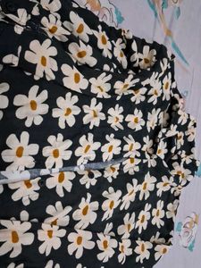 Daisy Print Button-Up Shirt