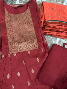 Sangria Super Comfortable Suit Set