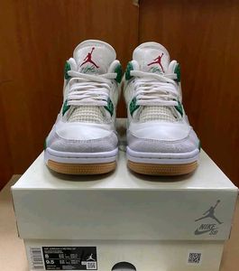 Air Jordan 4 Retro SP Pine Green
