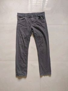 JEANS • ZUDIO