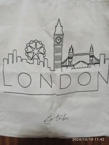 Tote bag