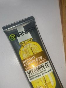 GARNIER BRIGHT COMPLETE SERUM CLEANSER