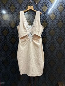 Chic Nude Party Dress with Cutouts &amp; Applique