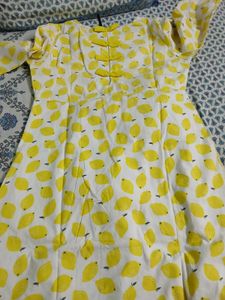 Lemon Print Top &amp; Denim Jeans Bundle