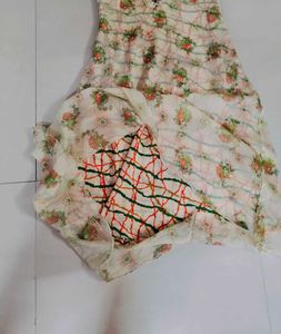 Women Kurta Pant Set With Embroidery