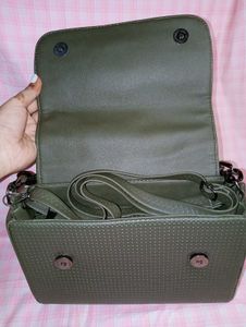 Luxurious Green Gucci Hand Bag