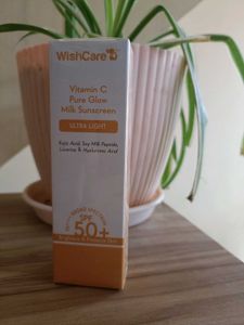 Vitamin C Pure Glow Milk Sunscreen (Ultra Light)