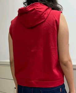 Red Cropped Hoodie – Stylish &amp; Comfy
