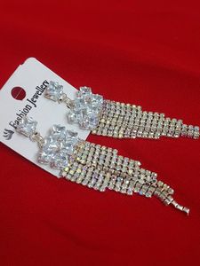 Beautiful Ad And rhinestone earrings