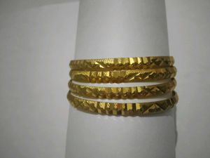 Gold-toned Bangle Set (4)