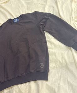 Classic Black Sweatshirt For Winters