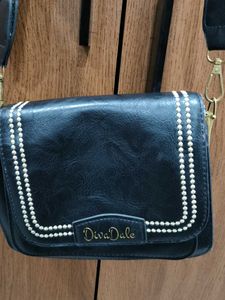 Diva Dale Sling Bag