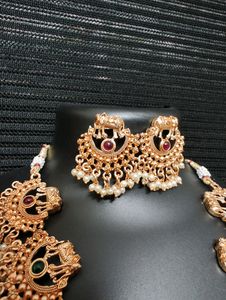 Matte gold finish necklace set