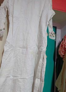 Embroidered Kurta set only in 400 rs