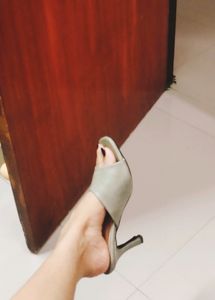 Corsica Textured Slim Heels 👠