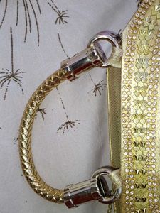 I am selling  a hand 👜  bag  .