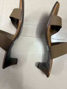 Mochi Sandal 40 No